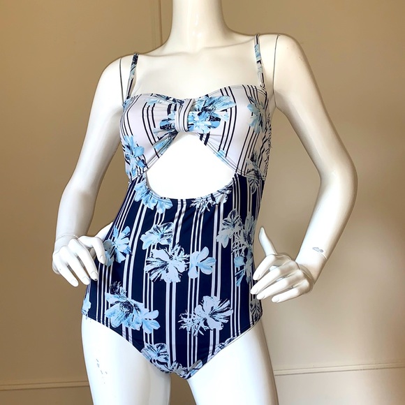 Aqua one piece swimsuit - Picture 2 of 6